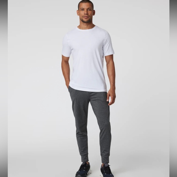 Vuori  men’s  Sunday performance  jogger 30 - Picture 1 of 8